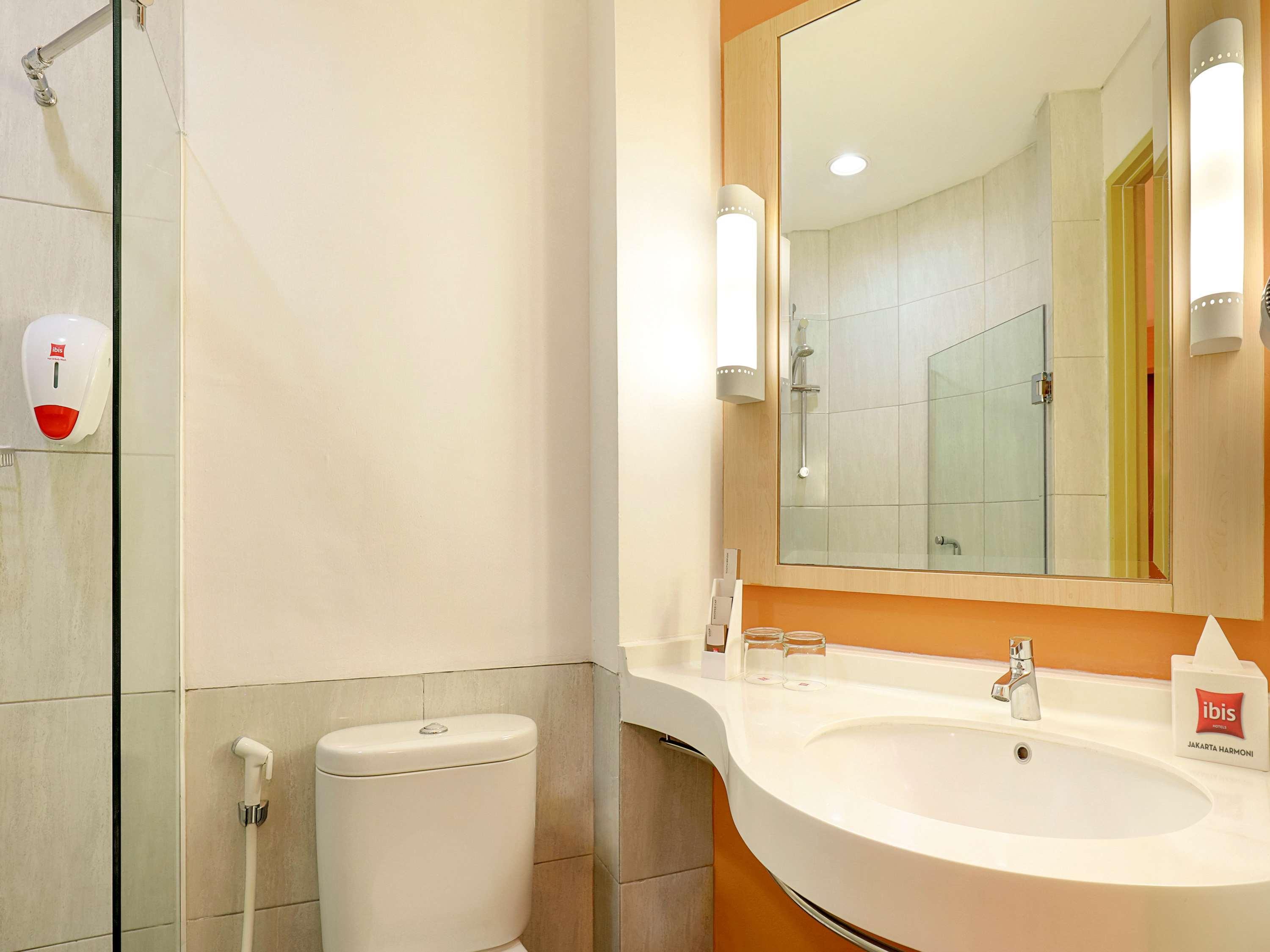 Ibis Jakarta Harmoni Eksteriør bilde