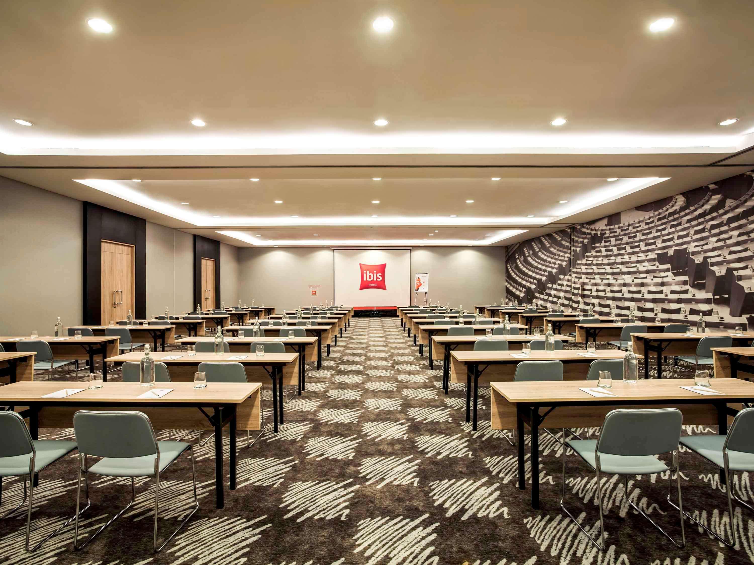 Ibis Jakarta Harmoni Eksteriør bilde