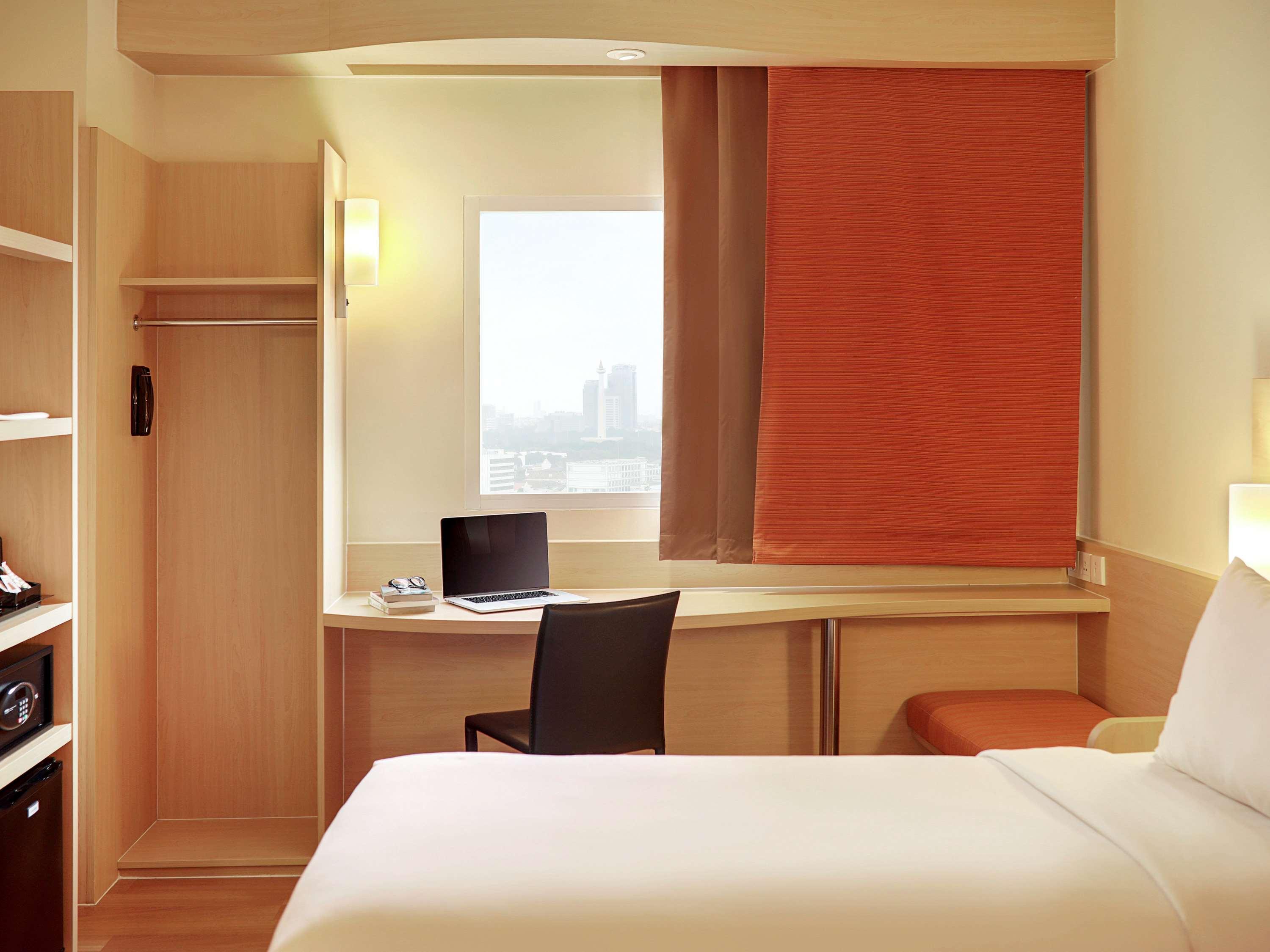 Ibis Jakarta Harmoni Eksteriør bilde