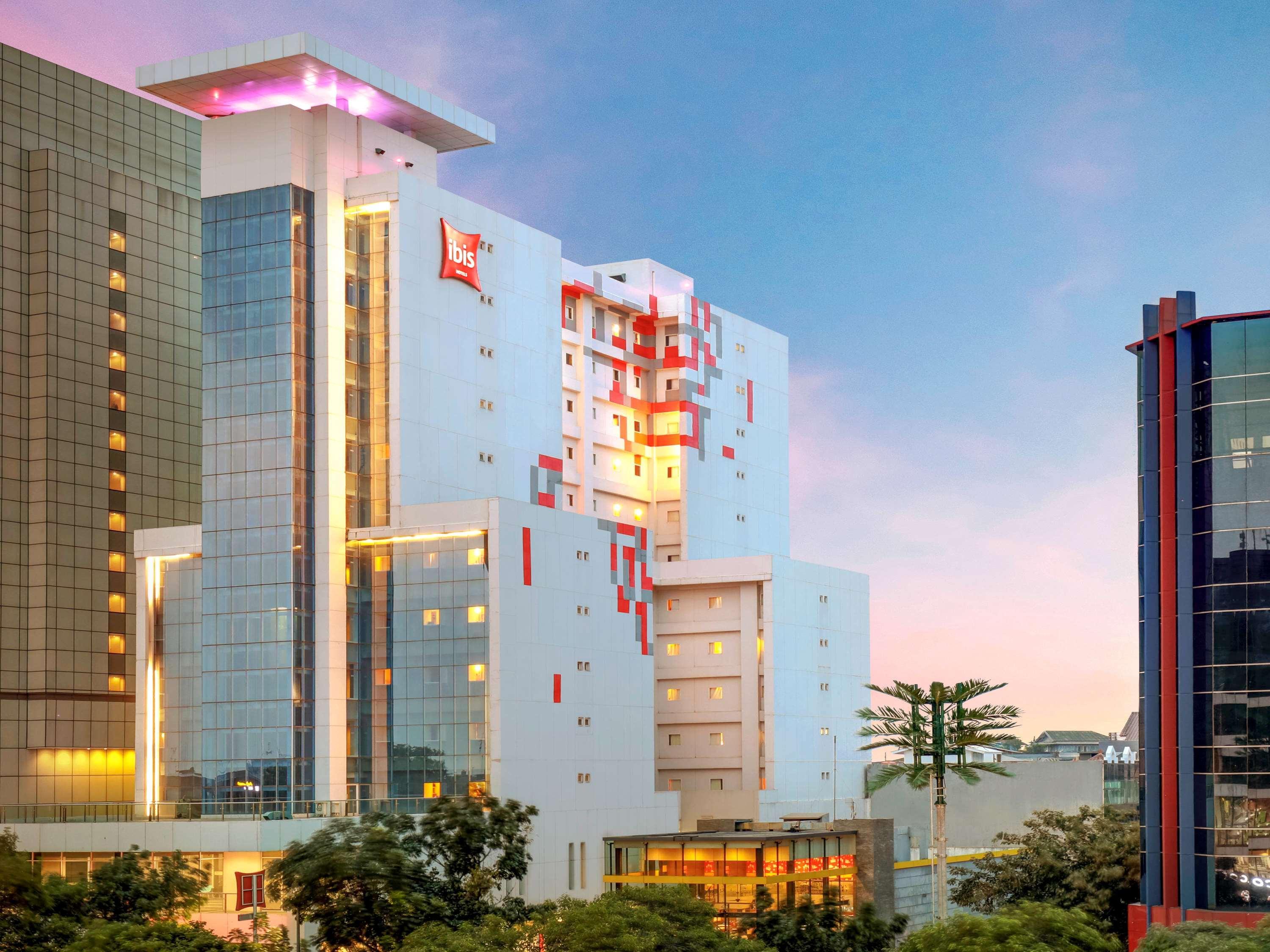 Ibis Jakarta Harmoni Eksteriør bilde