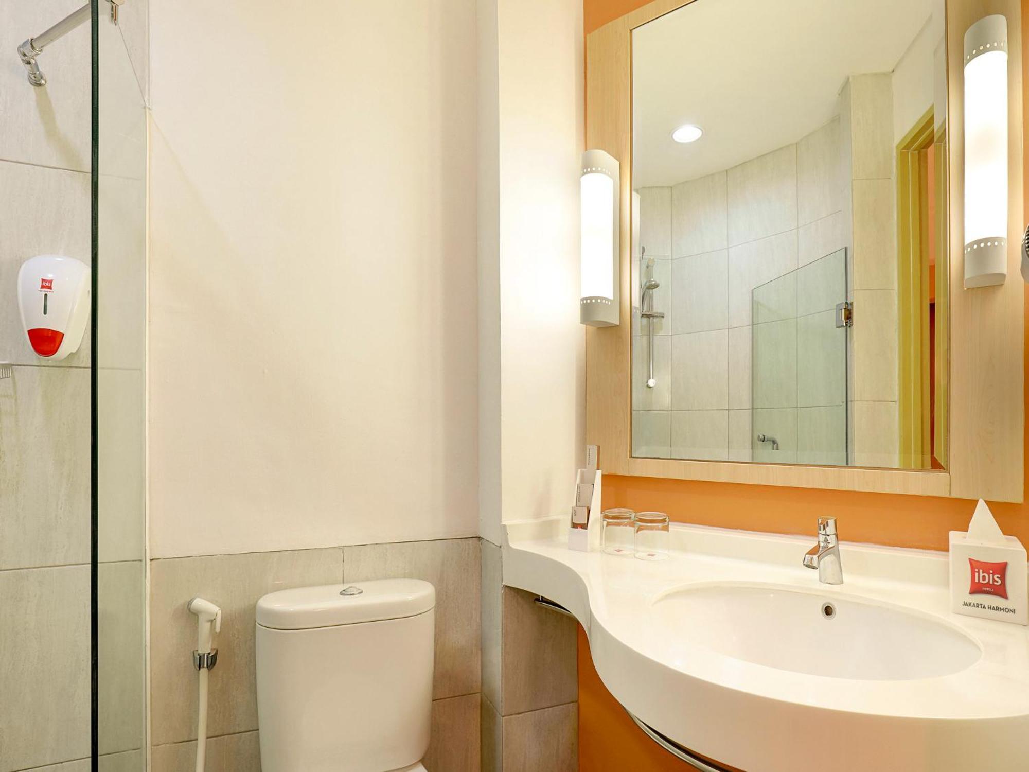 Ibis Jakarta Harmoni Eksteriør bilde