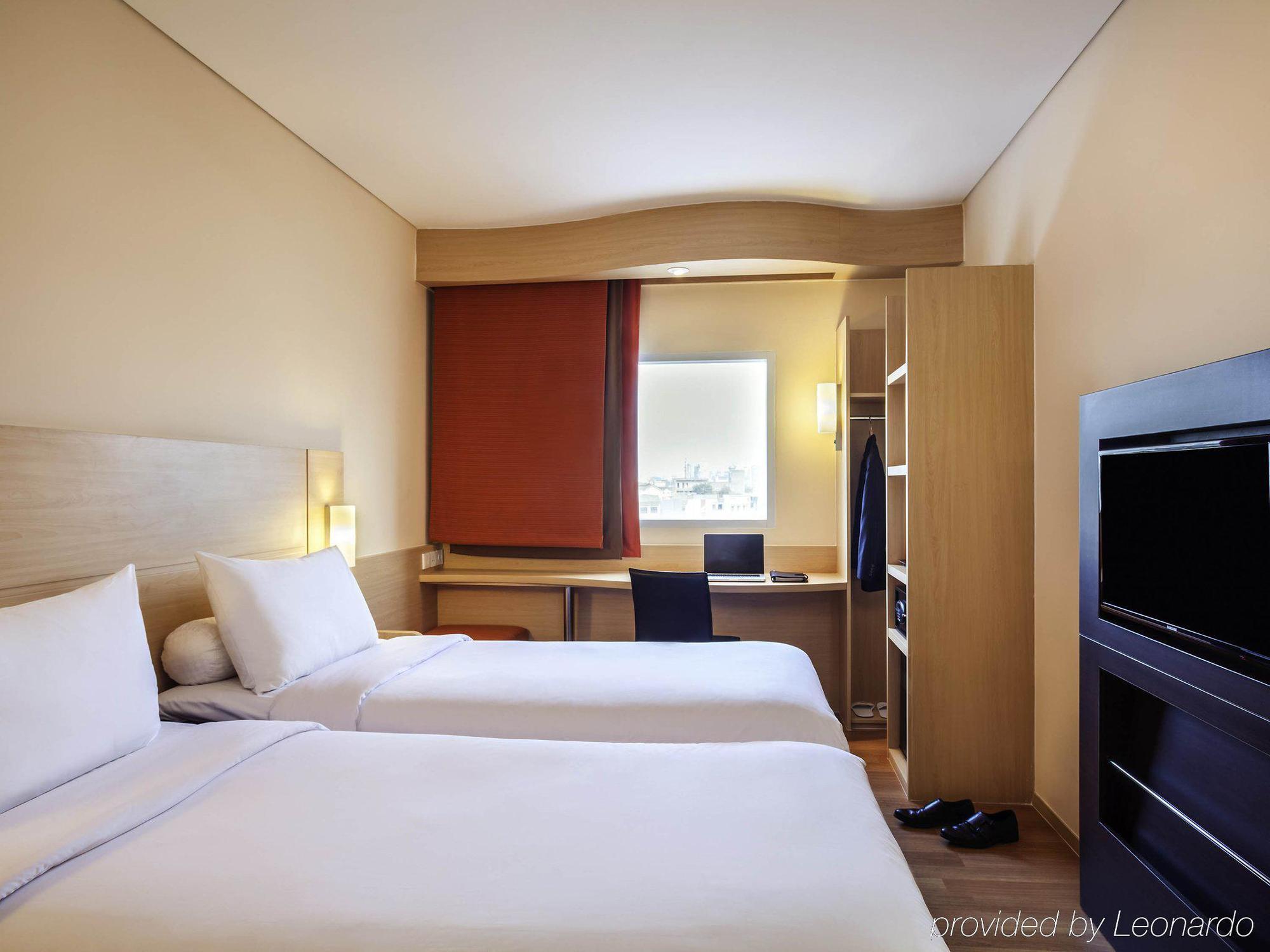 Ibis Jakarta Harmoni Eksteriør bilde