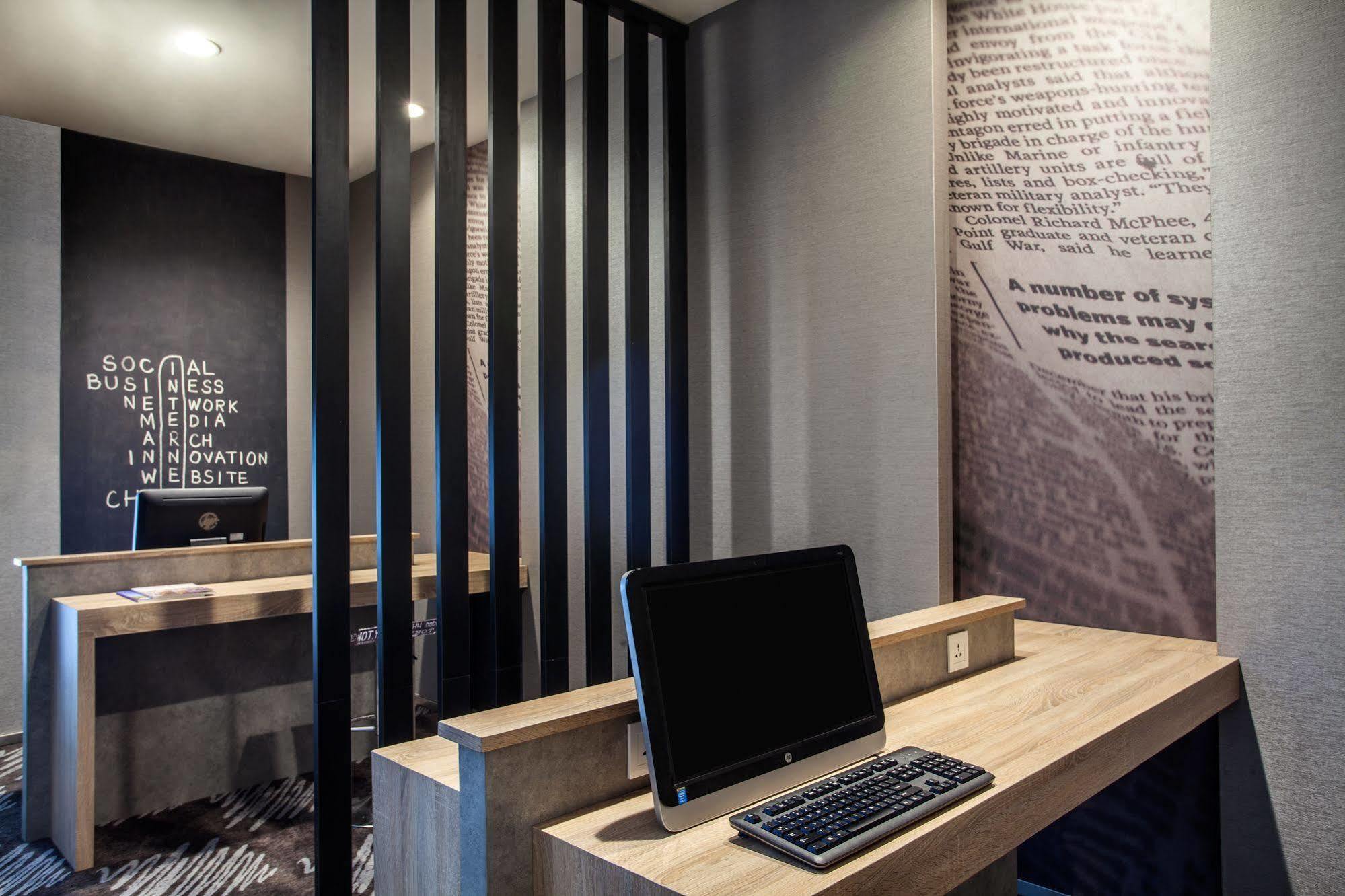 Ibis Jakarta Harmoni Eksteriør bilde